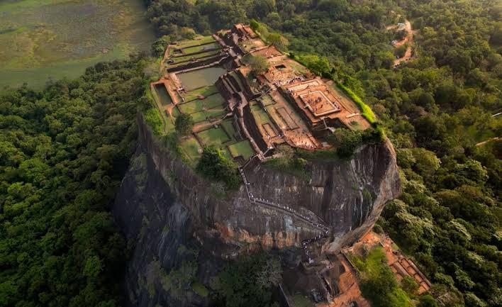 Sigiriya Rock Fortress, image 2