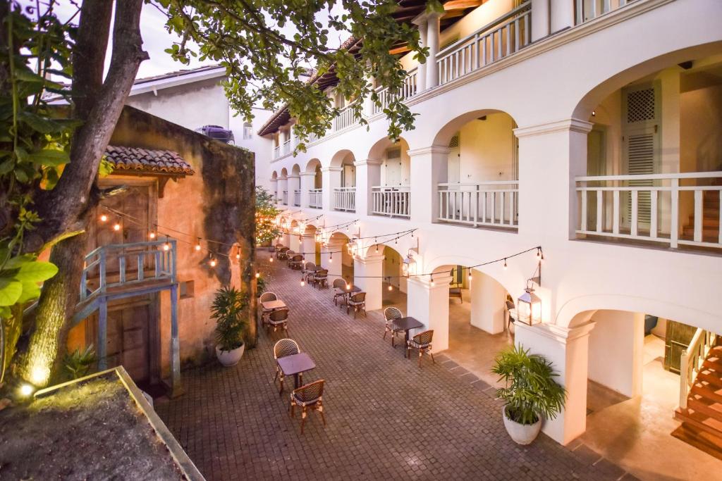 |   Colombo to Galle Fort - Ancient Walls, New Memories, image 2