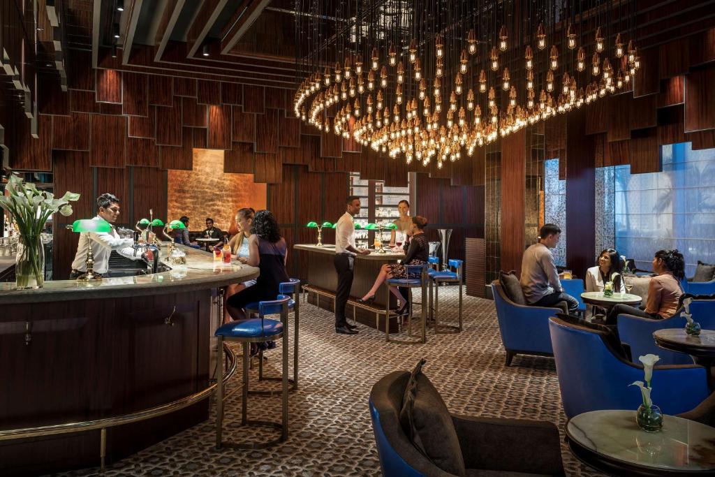 Shangri-La Hotel